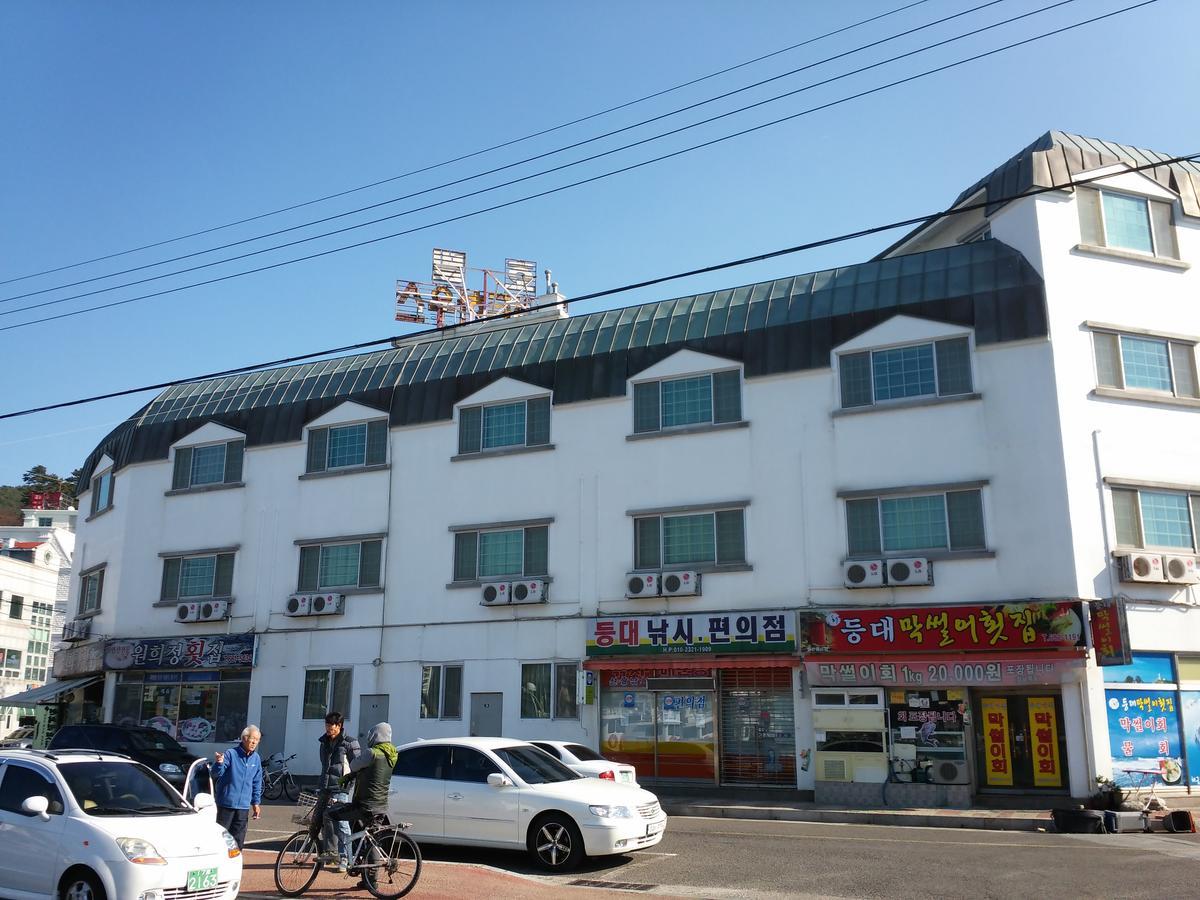 Geoje Jangseungpo Lighthouse Hotel Sodong Extérieur photo