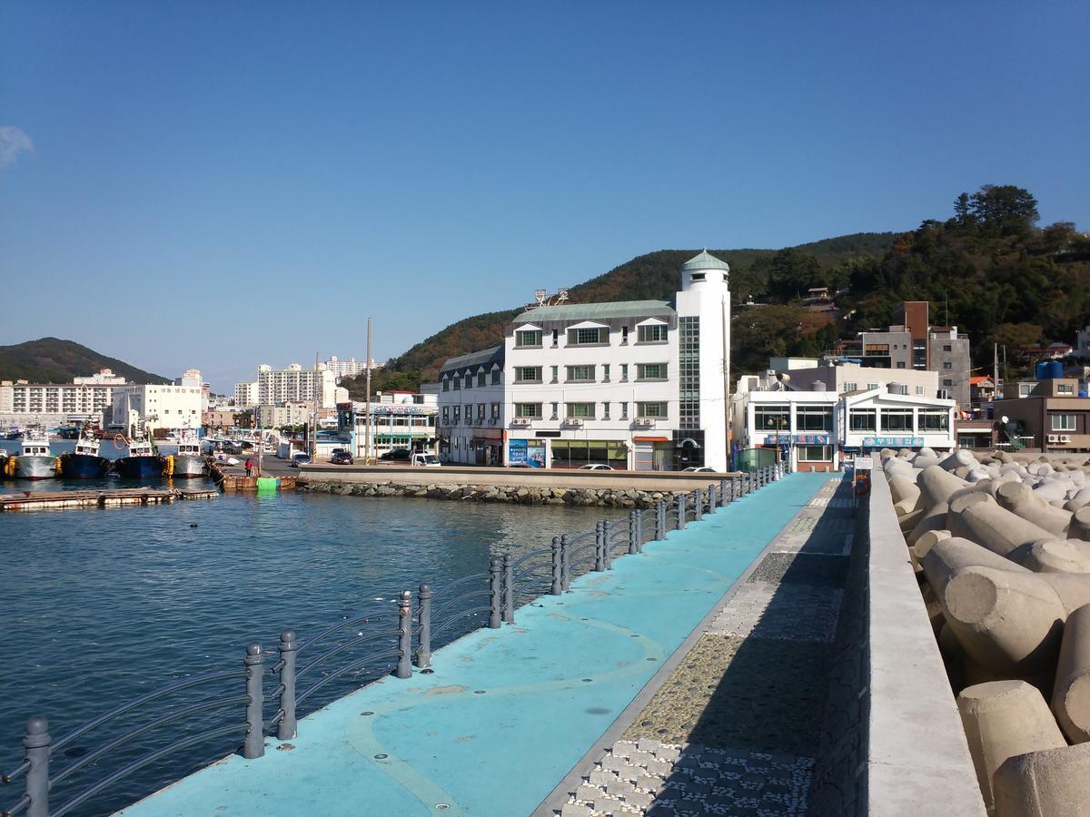 Geoje Jangseungpo Lighthouse Hotel Sodong Extérieur photo